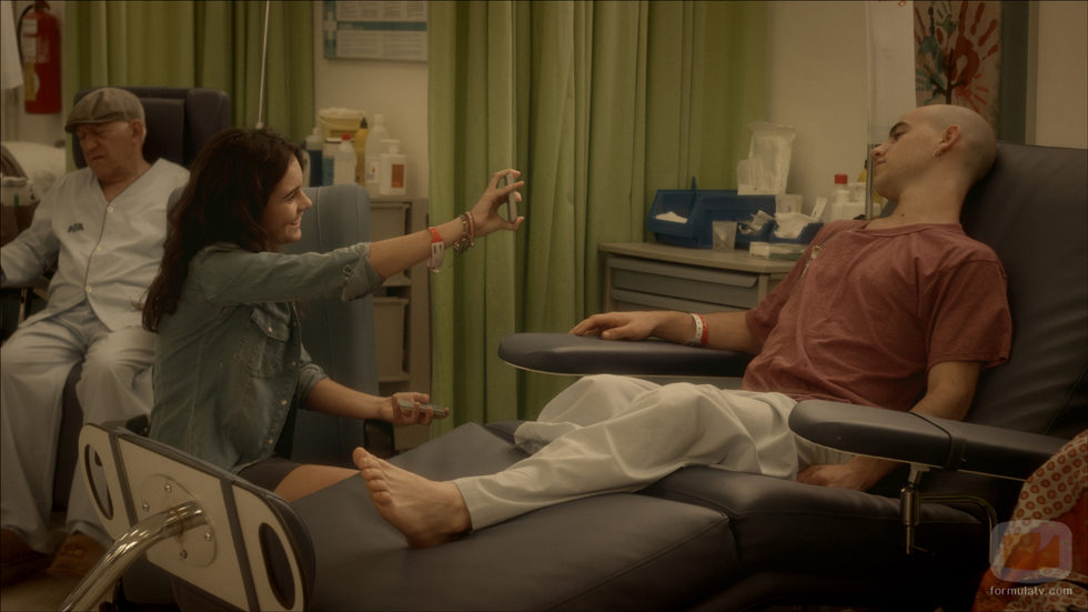 Cristina y Lleó en un flashback de la segunda temporada