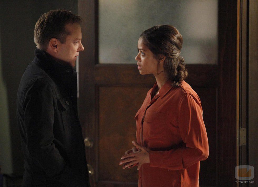 Clea Hopkins hablando con Martin en el capítulo 2 de 'Touch'