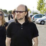 Santiago Segura se despide de Concha García Campoy en su capilla ardiente