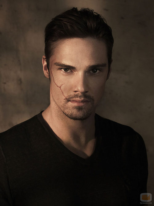 Jay Ryan protagoniza 'Bella y Bestia'