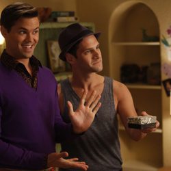 Andrew Rannells y Justin Bartha son pareja protagonista en 'The New Normal'