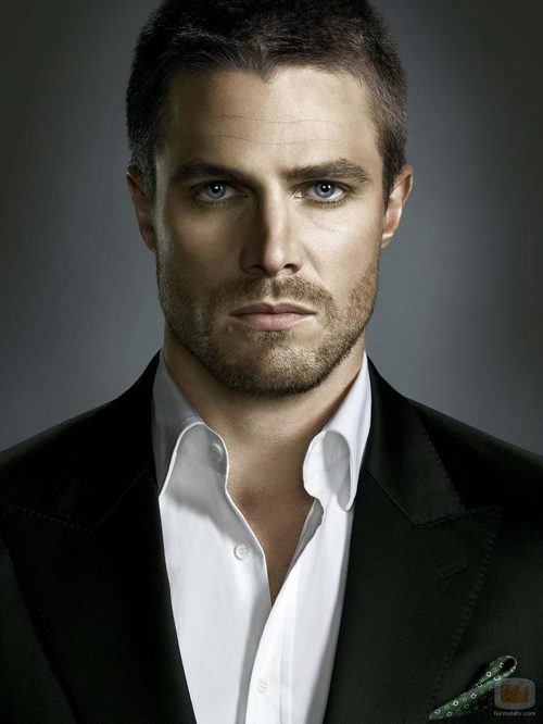 Stephen Amell es Oliver Queen en 'Arrow'