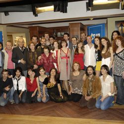 Reparto de el porvenir es largo