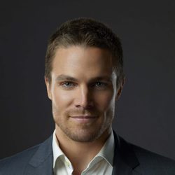 Stephen Amell es el protagonista 'Arrow', la nueva serie de Antena 3