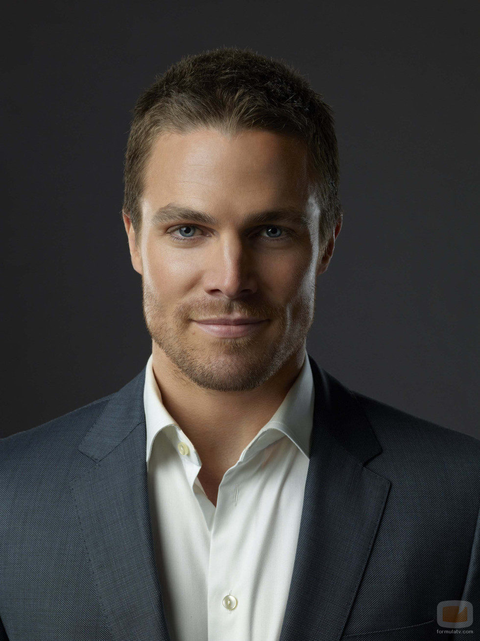 Stephen Amell es el protagonista 'Arrow', la nueva serie de Antena 3
