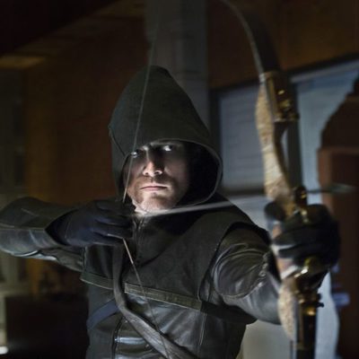 Oliver Queen como el encapuchado de 'Arrow'