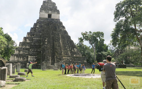 Los concursantes de 'Desafío en el abismo', reunidos en el tercer episodio del programa