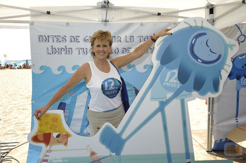 Mercedes Milá posa en Menorca como emblema de la nueva campaña de 12 Meses