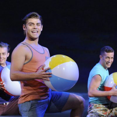 Garrett Clayton en pelotas