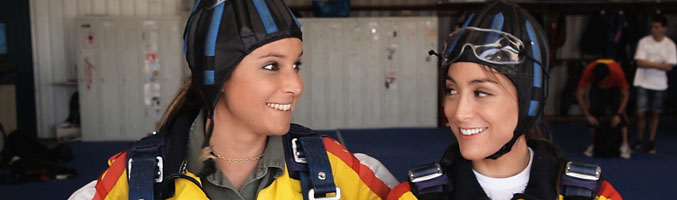 Tamara Falcó enfundada en un paracaídas en 'We love Tamara'