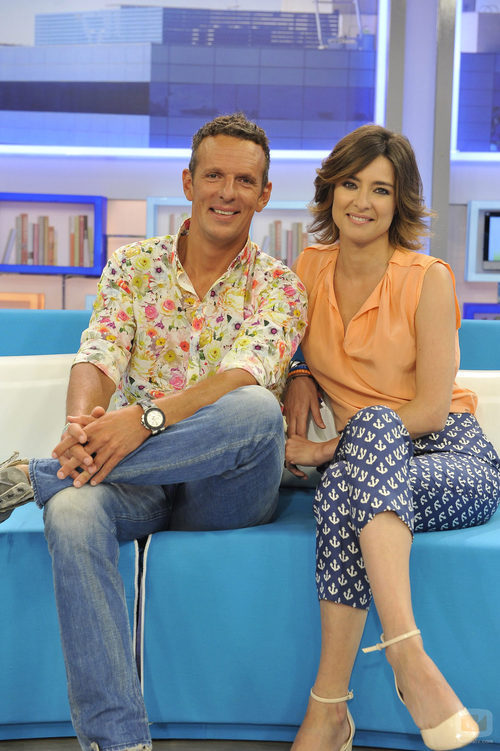 Sandra Barneda y Joaquín Prat en el plató de 'El programa del verano'