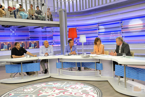 Sandra Barneda y Joaquín Prat en una tertulia de 'El programa del verano'