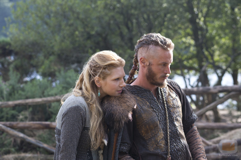 Travis Fimmel y Katheryn Winnick, pareja en 'Vikingos'