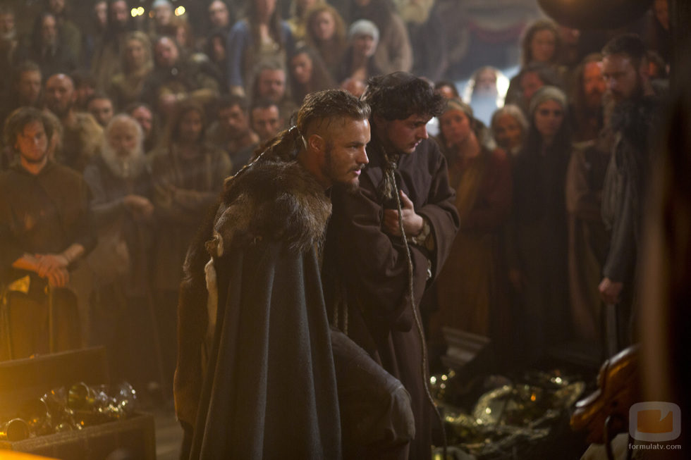 Travis Fimmel y George Blagden en el tercer capítulo de 'Vikingos'