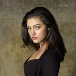 Phoebe Tonkin como Faye Chamberlain en 'El círculo secreto'