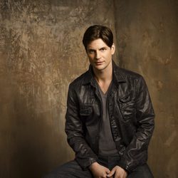 Gale Harold como Charles Meade en 'El círculo secreto'