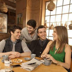 Los protagonistas de 'Partners'