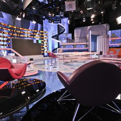 Set de entrevistas en el nuevo plató de 'Espejo público'