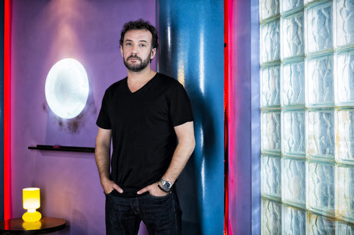 José Luis García Pérez regenta el karaoke de 'Vive cantando'