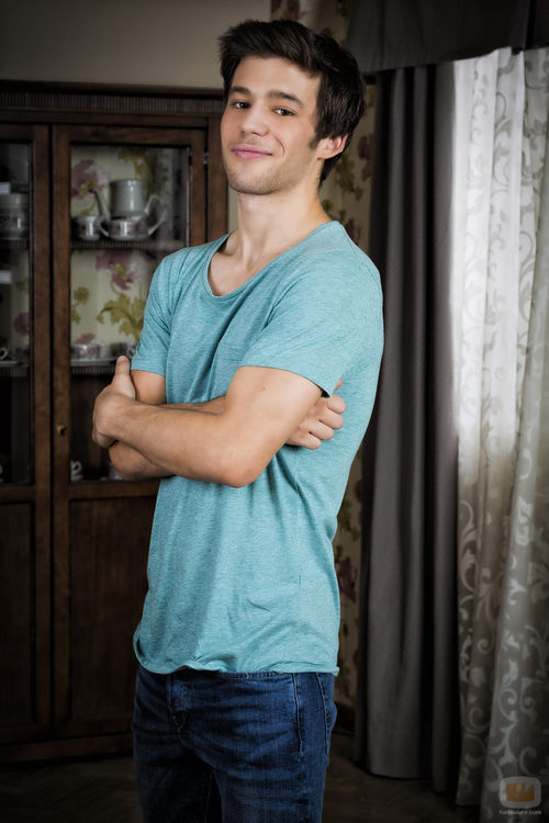 Ignacio Montes es Carlos en 'Vive cantando'