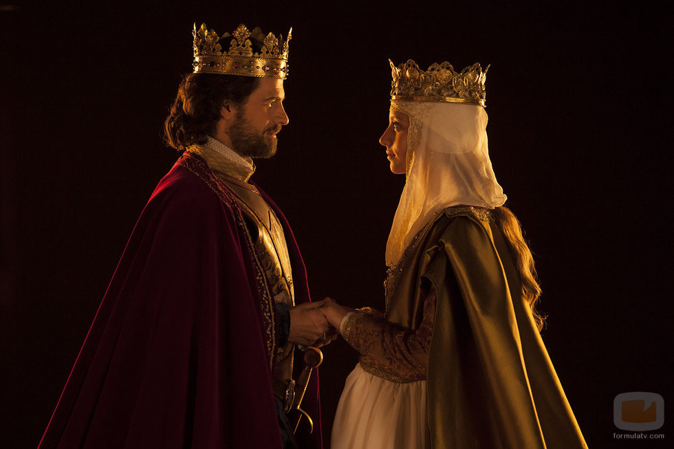Rodolfo Sancho y Michelle Jenner en la segunda temporada de 'Isabel'