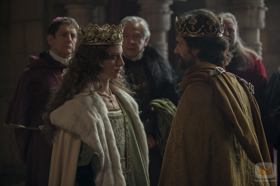 Michelle Jenner y Rodolfo Sancho en la segunda temporada de 'Isabel'