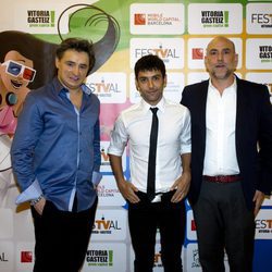Joseba Fiestras, Antonio Díaz y Fernando Jerez en el estreno de 'El mago Pop'