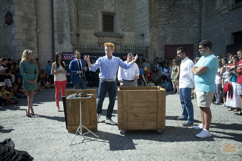 El mago Yunke hace magia en el FesTVal de Vitoria 2013
