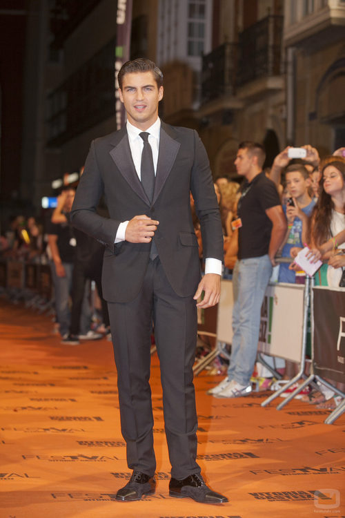 Maxi Iglesias en el FesTVal de Vitoria 2013 presentando 'Galerías Velvet'