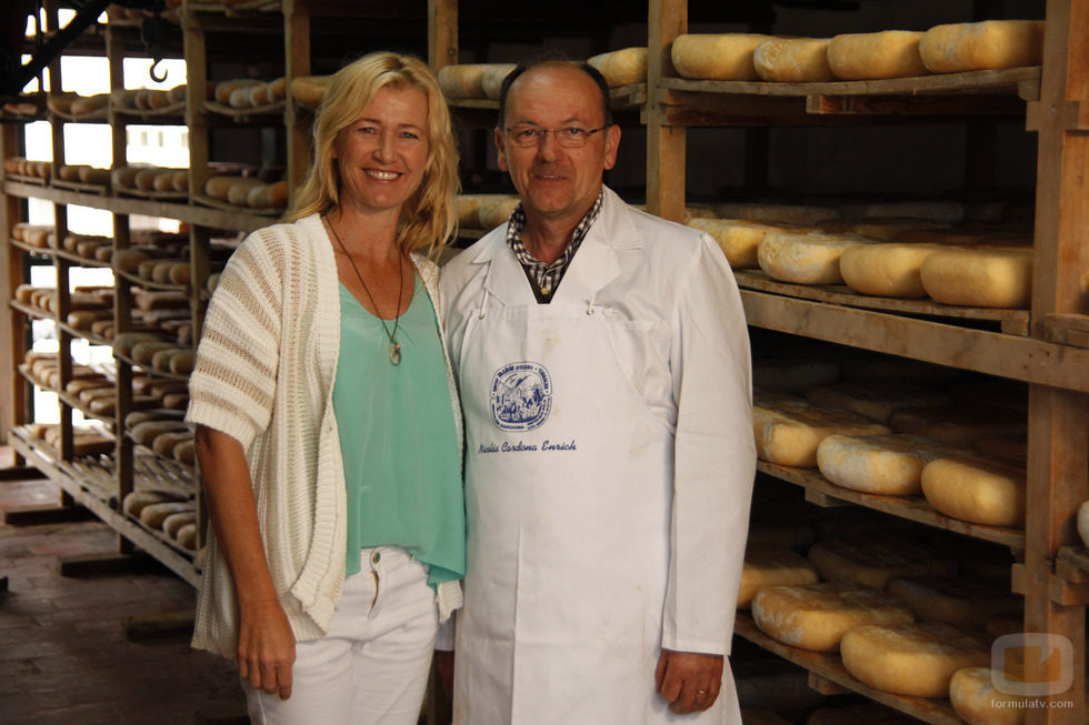 Ana Duato en un horno durante la grabación de 'Un país para comérselo'