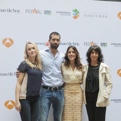 El reparto de 'El tiempo entre costuras' en el FesTVal 2013