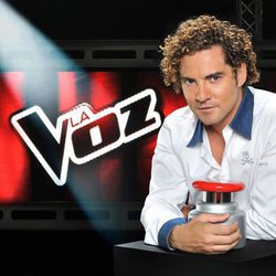 David Bisbal con el pulsador de la segunda edición de 'La Voz'