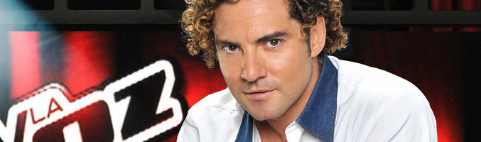 David Bisbal con el pulsador de la segunda edición de 'La Voz'