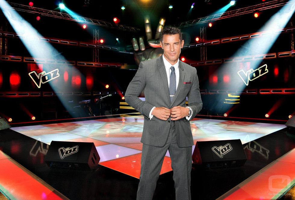 Jesús Vázquez en el plató de 'La Voz 2'