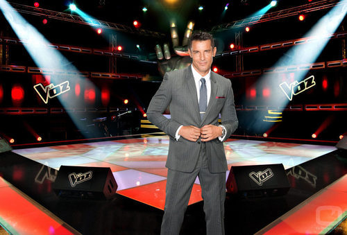 Jesús Vázquez en el plató de 'La Voz 2'