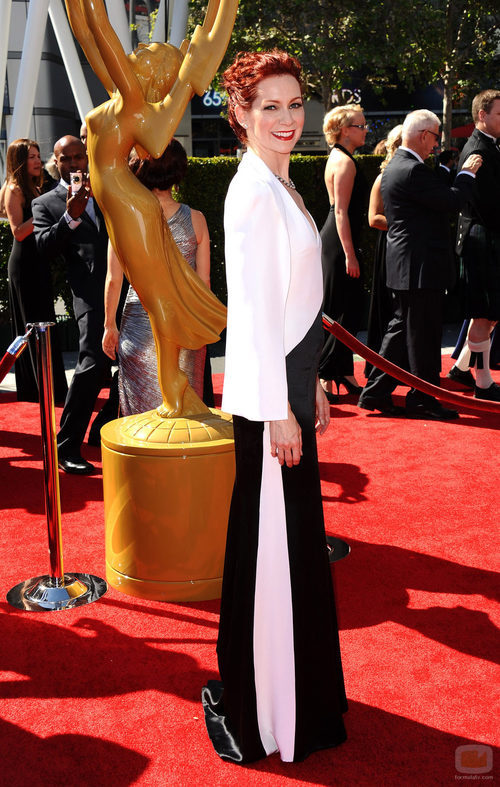 Carrie Preston a su llegada en la afombra roja de los Creative Arts Emmy Awards