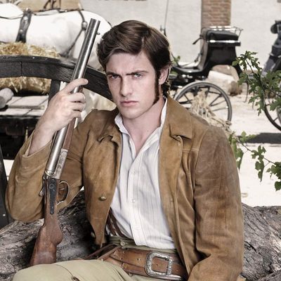 Raúl Mérida es Hugo Bravo en 'Tierra de lobos'