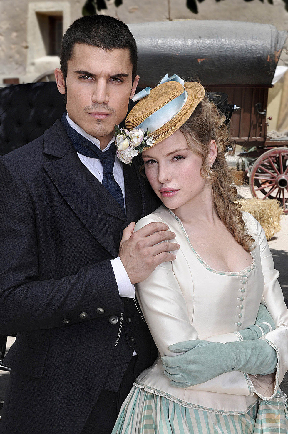 Álex González y Esmeralda Moya, hermanos en 'Tierra de lobos'