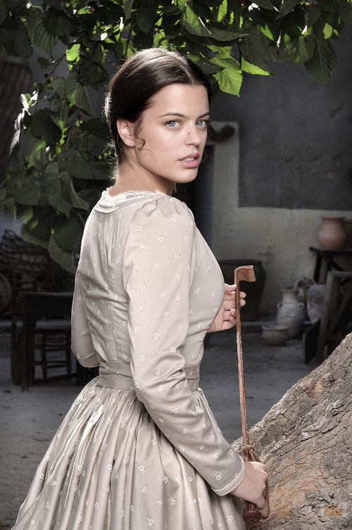 Adriana Torrebejano es Isabel en la serie 'Tierra de lobos'