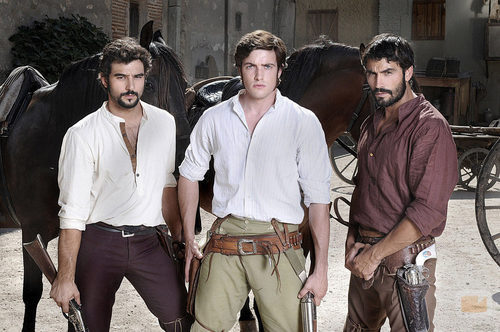 Antonio Velázquez, Raúl Mérida y Álex García en 'Tierra de lobos'