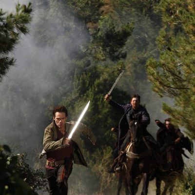 Billy Burke, Miles en 'Revolution'
