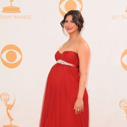 Morena Baccarin, embarazadísima en la alfombra roja de los Emmy 2013