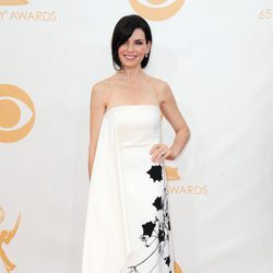 Julianna Margulies en la alfombra roja de los Emmy 2013