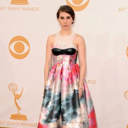 Zosia Mamet en la alfombra roja de los Emmy 2013