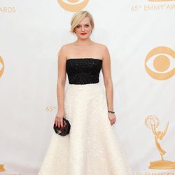 Elisabeth Moss en la alfombra roja de los Emmy 2013