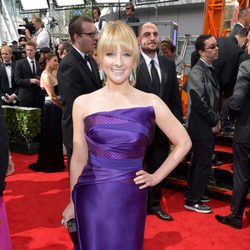 Melissa Rauch en la alfombra roja de los Emmy 2013