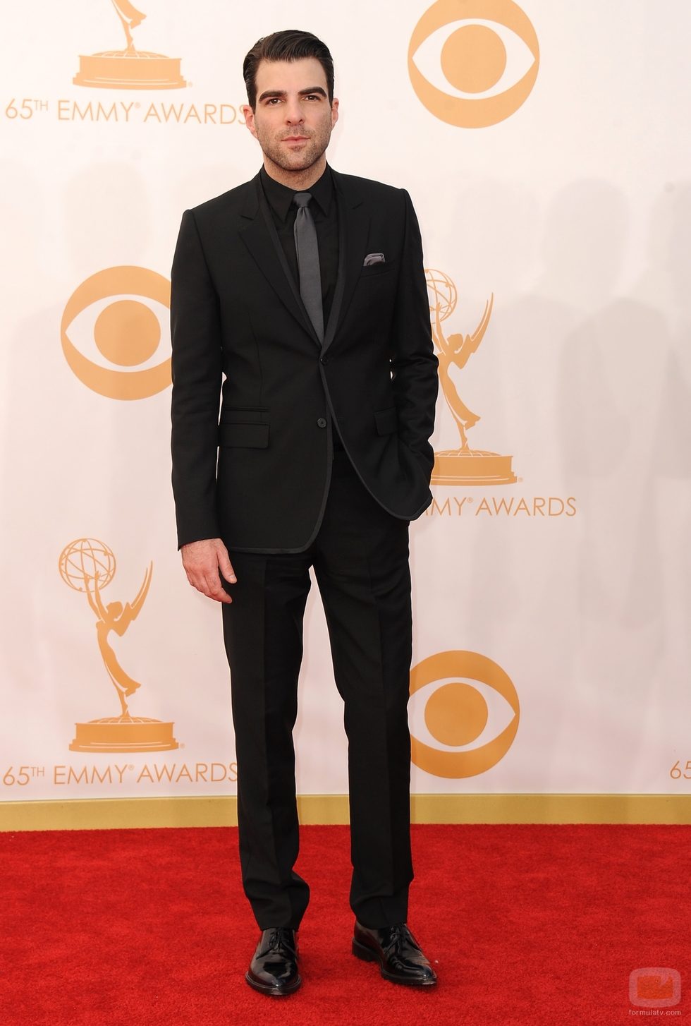 Zachary Quinto en la alfombra roja de los Emmy 2013