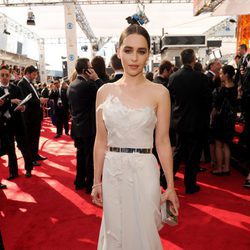 Emilia Clarke en la alfombra roja de los Emmy 2013