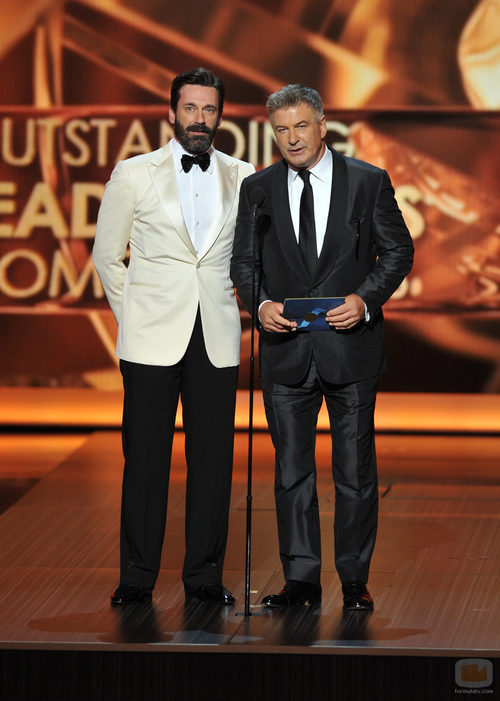 Jon Hamm y Alec Baldwin en los Emmy 2013
