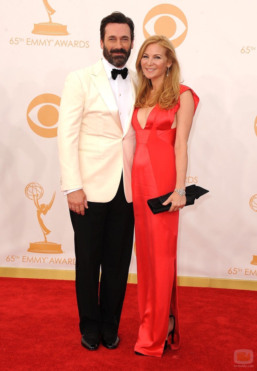 Jon Hamm y Jennifer Westfeldt en la alfombra roja de los Emmy 2013